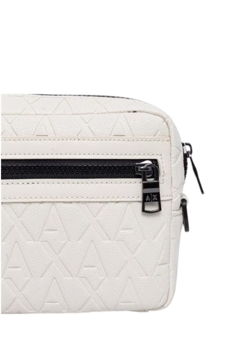 Pochette con logo goffrato all over ARMANI EXCHANGE | Beauty Case | XM001272 AF12133U1074